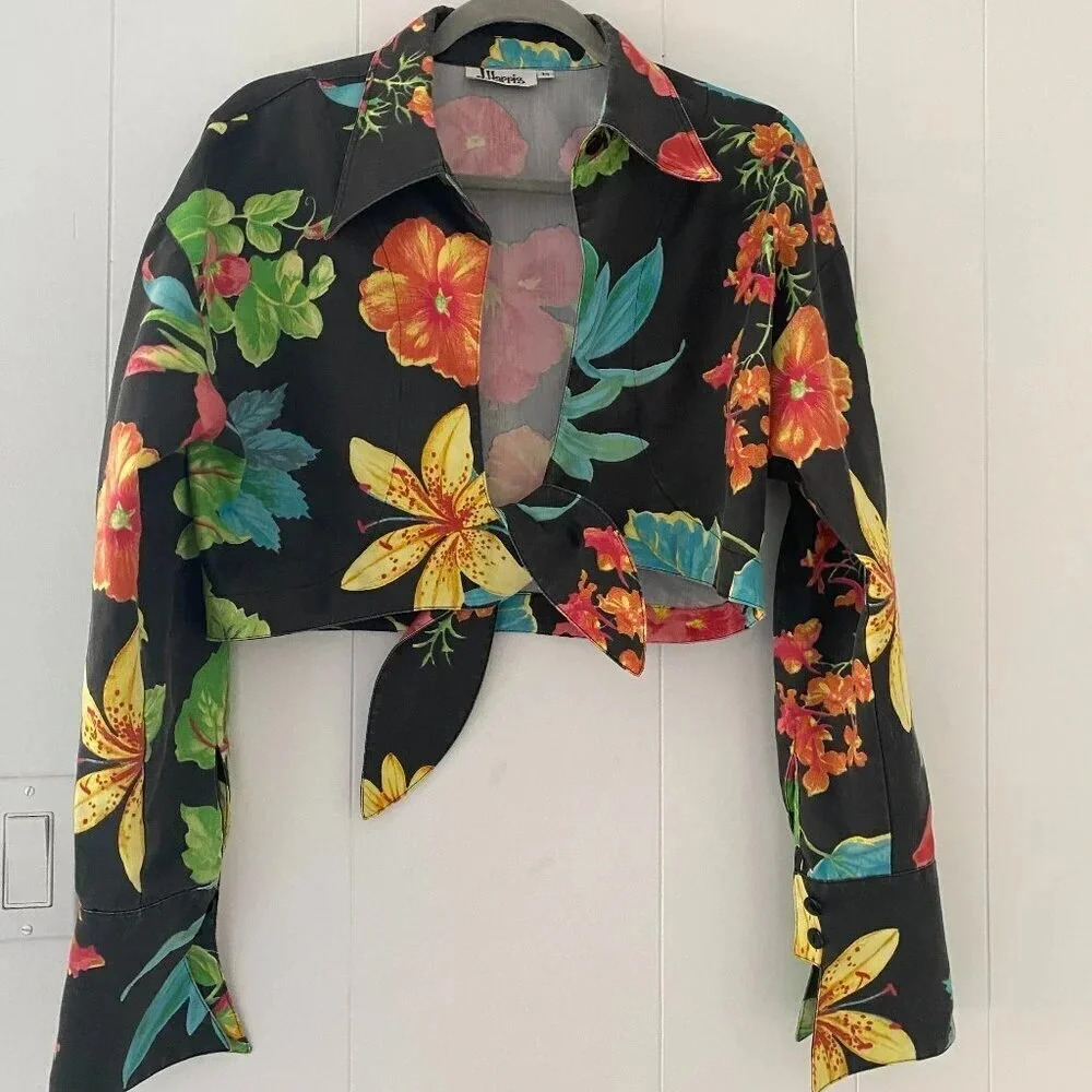Vintage J. Harris Black‎ Floral Cropped Top with Tie at Waist Size M Cotton